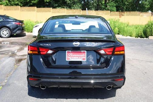 Super Black 2025 Nissan Altima SV