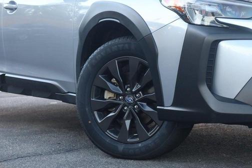Ice Silver Metallic 2025 Subaru Outback Onyx Edition