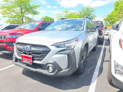 Ice Silver Metallic 2025 Subaru Outback Onyx Edition