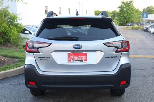 Ice Silver Metallic 2025 Subaru Outback Onyx Edition