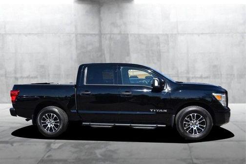 2024 Nissan Titan SV