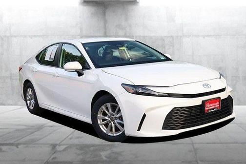 Ice 2025 Toyota Camry LE