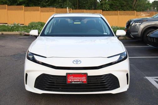 Ice 2025 Toyota Camry LE