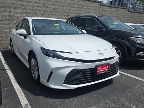 Ice 2025 Toyota Camry LE