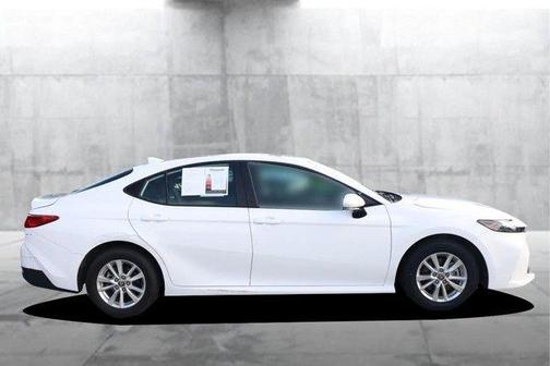Ice 2025 Toyota Camry LE