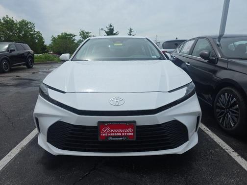 Ice 2025 Toyota Camry LE