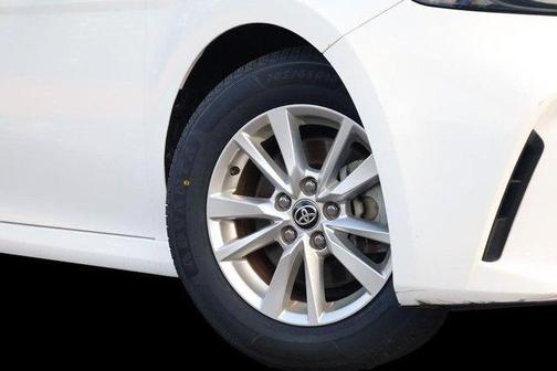 Ice 2025 Toyota Camry LE