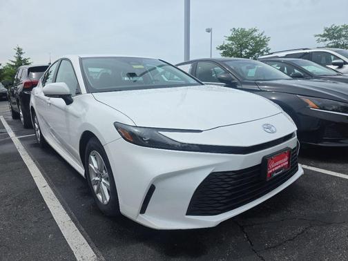 Ice 2025 Toyota Camry LE