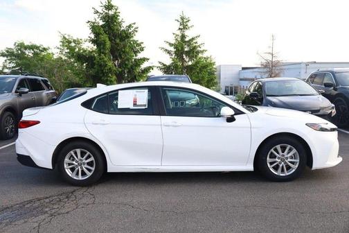 Ice 2025 Toyota Camry LE