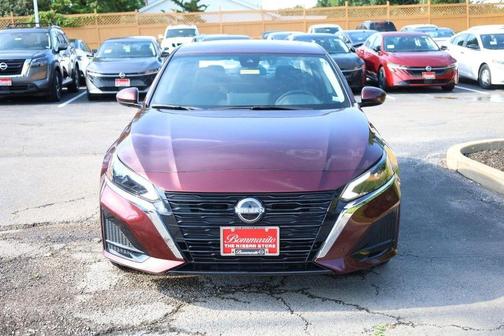 Garnet Pearl 2025 Nissan Altima SV