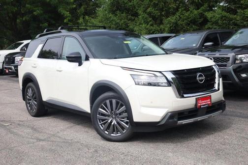 White 2024 Nissan Pathfinder SL