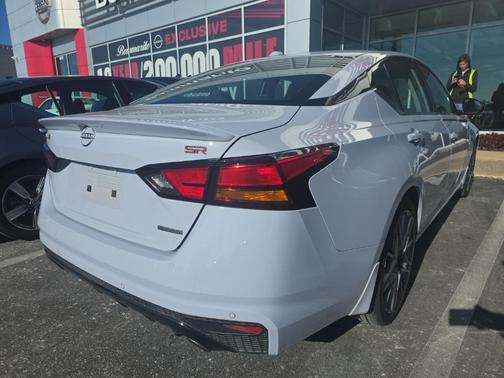 2024 Nissan Altima 2.0 SR