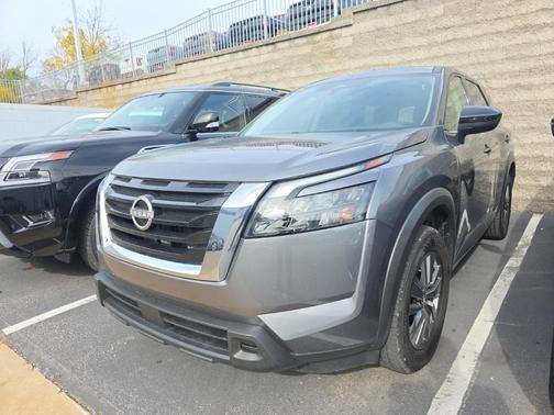 2024 Nissan Pathfinder S