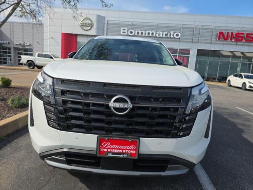 Everest White P 2026 Nissan Pathfinder Platinum