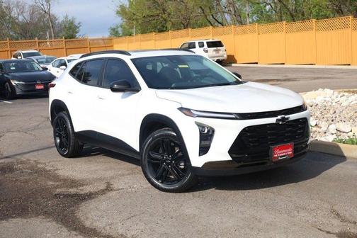 Summit White 2024 Chevrolet Trax ACTIV