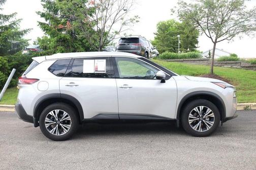 Brilliant Silver Metallic 2021 Nissan Rogue SV
