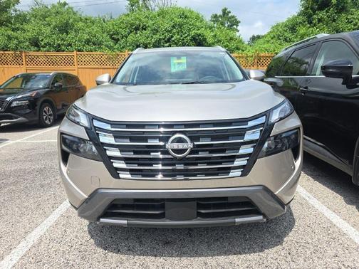 Champagne Silver 2025 Nissan Rogue SL