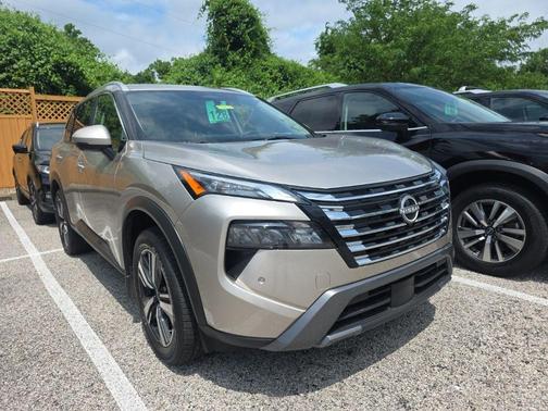 Champagne Silver 2025 Nissan Rogue SL
