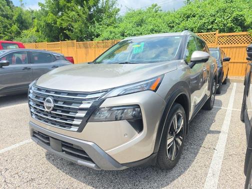 Champagne Silver 2025 Nissan Rogue SL