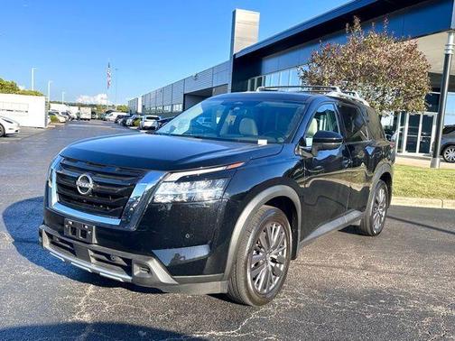 2024 Nissan Pathfinder SL