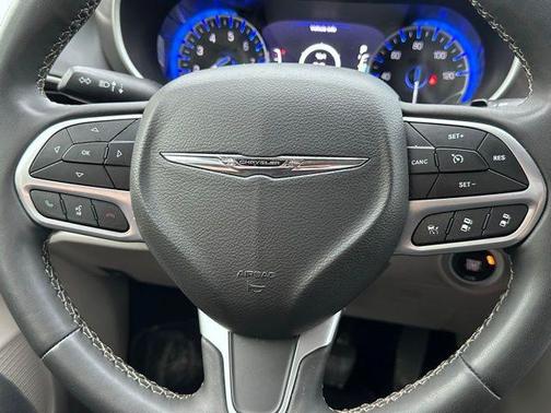 2022 Chrysler Pacifica Touring-L