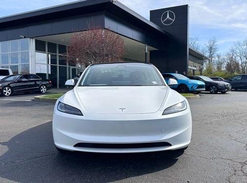 Pearl White Multi 2024 Tesla Model 3 Base