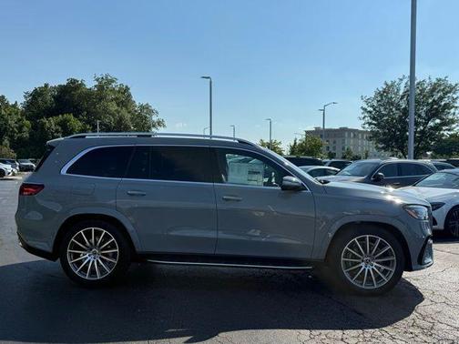 2025 Mercedes-Benz GLS 450 4MATIC