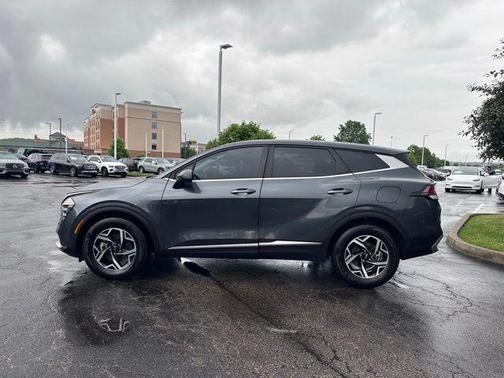 Gravity Gray 2024 Kia Sportage LX