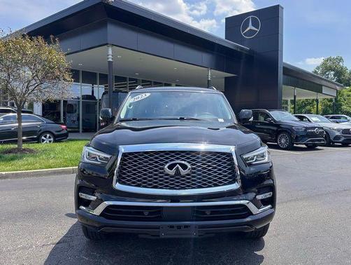 2023 INFINITI QX80 Luxe
