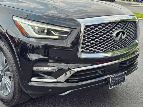 2023 INFINITI QX80 Luxe