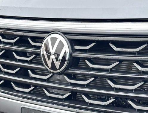 2025 Volkswagen Atlas Cross Sport 2.0T SEL R-Line Black