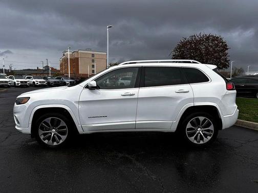 2019 Jeep Cherokee Overland