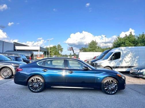 2017 INFINITI Q70L 3.7X