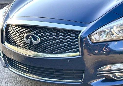 2017 INFINITI Q70L 3.7X