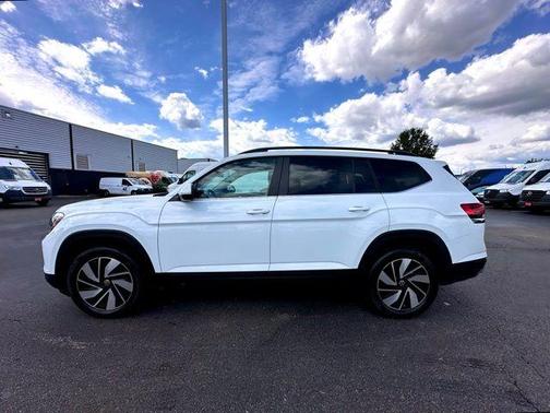 2024 Volkswagen Atlas 2.0T SE