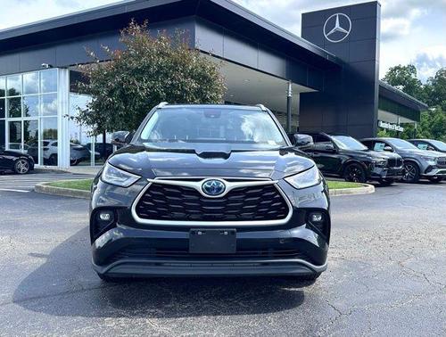 Midnight Black Metallic 2023 Toyota Highlander Hybrid XLE
