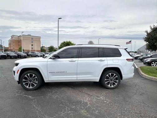 Bright White Clearcoat 2022 Jeep Grand Cherokee L Overland