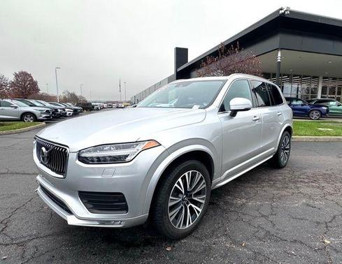 2020 Volvo XC90 T6 Momentum 7 Passenger