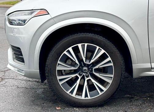 2020 Volvo XC90 T6 Momentum 7 Passenger