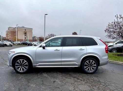2020 Volvo XC90 T6 Momentum 7 Passenger