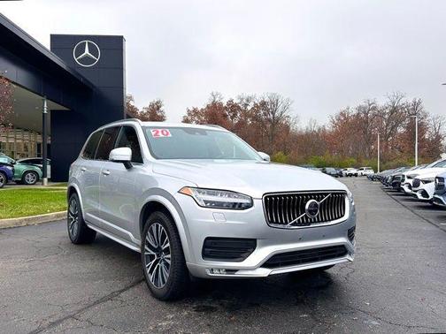 2020 Volvo XC90 T6 Momentum 7 Passenger