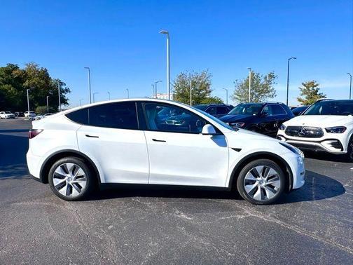 2024 Tesla Model Y Long Range
