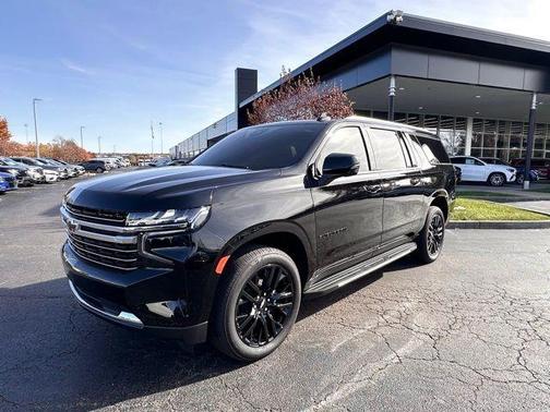 2024 Chevrolet Suburban LT