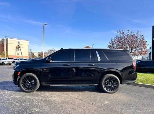 2024 Chevrolet Suburban LT