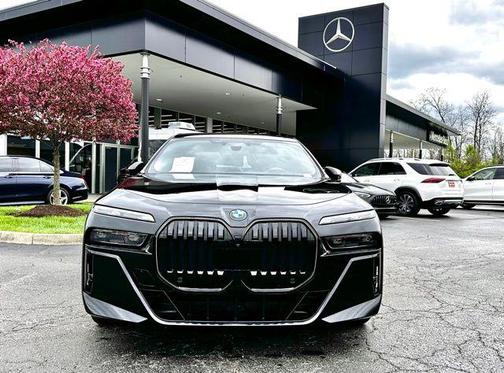 2024 BMW 760 760i xDrive