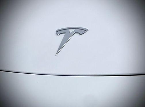 Pearl White Multi 2024 Tesla Model Y Performance