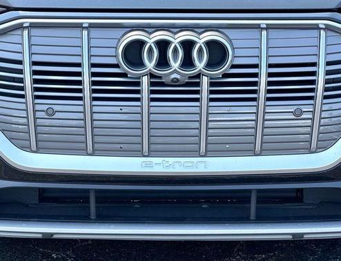 2019 Audi e-tron Prestige