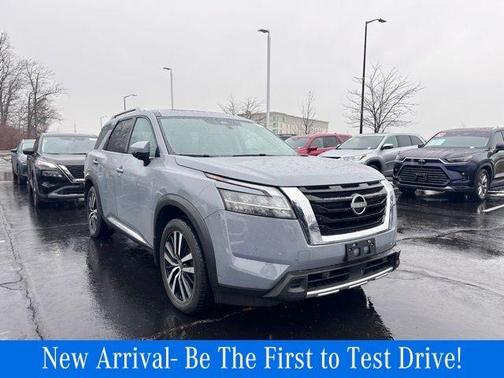 2024 Nissan Pathfinder Platinum