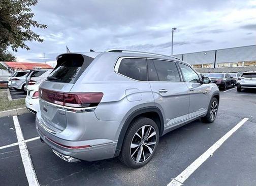 2024 Volkswagen Atlas 2.0T SEL Premium R-Line