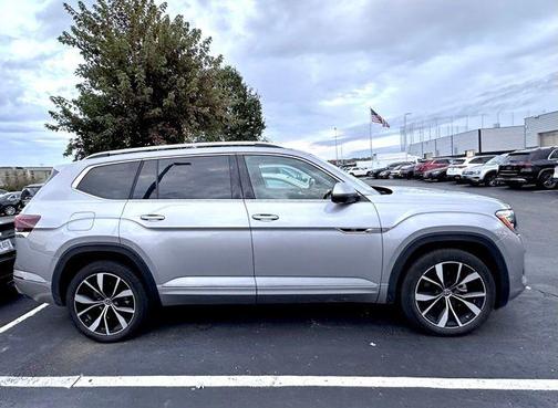 2024 Volkswagen Atlas 2.0T SEL Premium R-Line